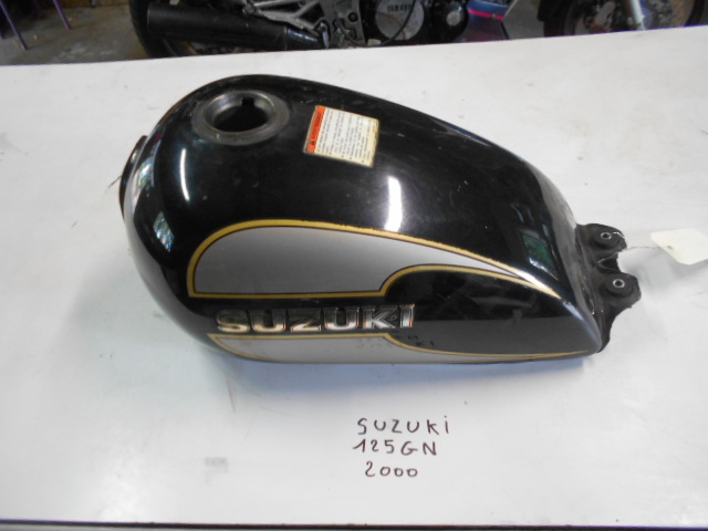 Reservoir SUZUKI 125 GN - 2000: Pice d'occasion pour moto