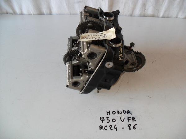 Culasse avant complète HONDA 750 VFR RC24 - 86