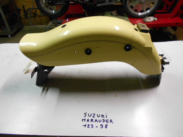 Garde boue arriére SUZUKI 125 MARAUDER - 98