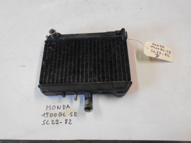 Radiateur droit HONDA 1500 GLSE SC22 - 82