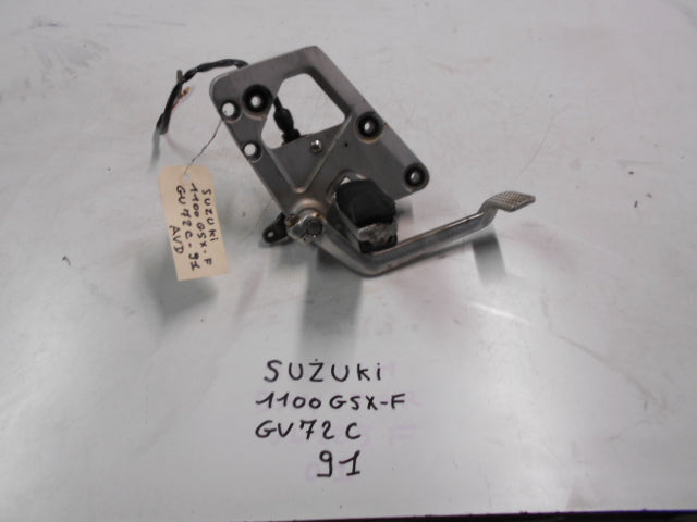 Platine avant droite SUZUKI 1100 GSX F GV72C - 91