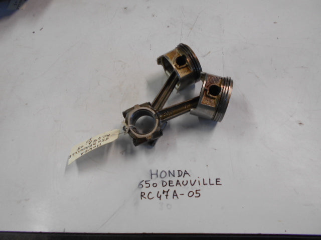 Pistons et bielles HONDA 650 DEAUVILLE RC47A - 05