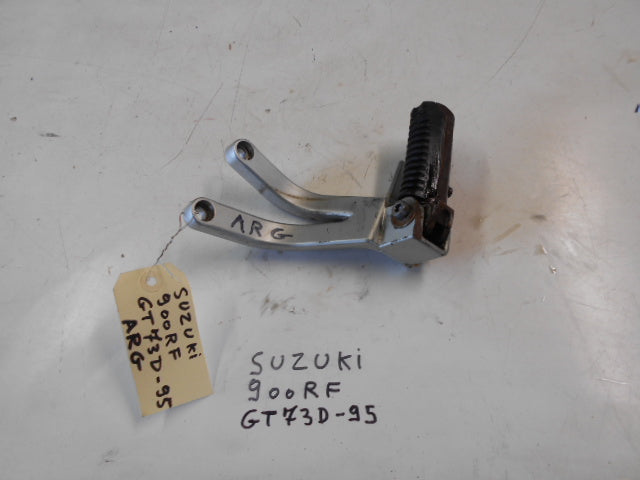 Repose pied arrière gauche SUZUKI 900 RF GT73D - 95